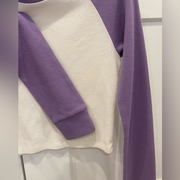 White and purple cropped long sleeve. - Picture 3 of 4